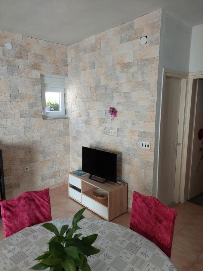 Apartman Lucija Seline Exterior photo
