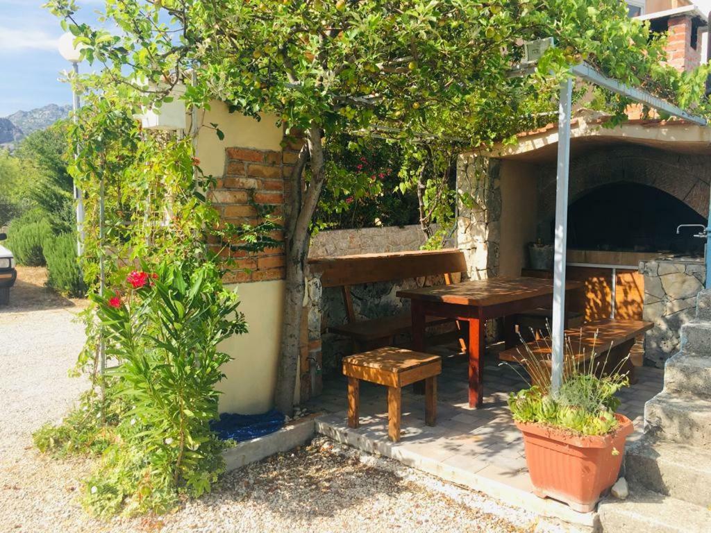 Apartman Lucija Seline Exterior photo